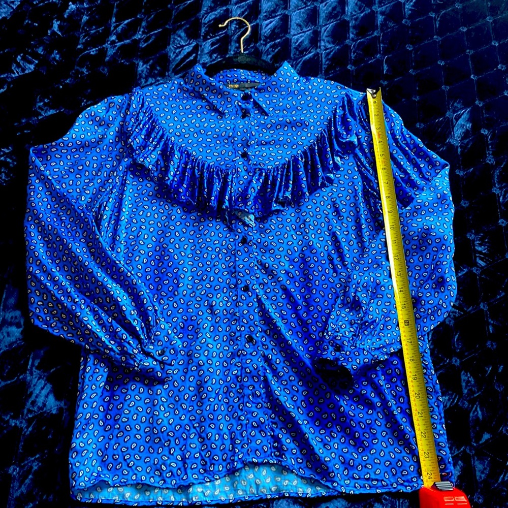 MAJE Silk blouse with ruffle.